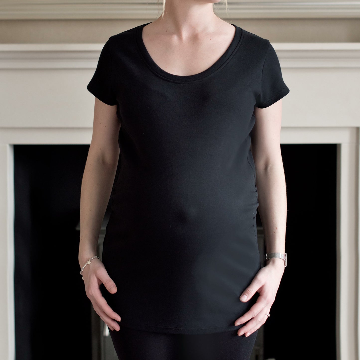 Soft and breathable maternity basics – sustainable cotton top in black